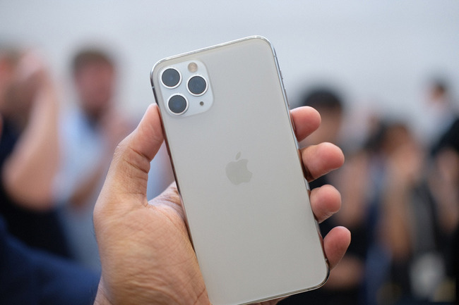 iPhone 11 Pro màu trắng luôn là sự lựa chọn nhiều khách hàng yêu thích